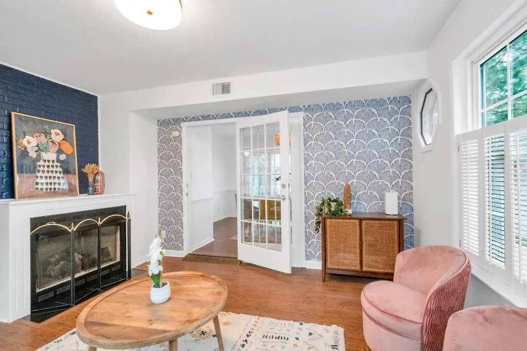 Villa Brand New, Renovated Urban Oasis With Plenty Of Parking Pittsburgh 0*,  USA